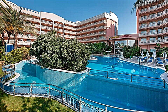 Etsitkö hotellia lähellä kohdetta PortAventura-puisto?