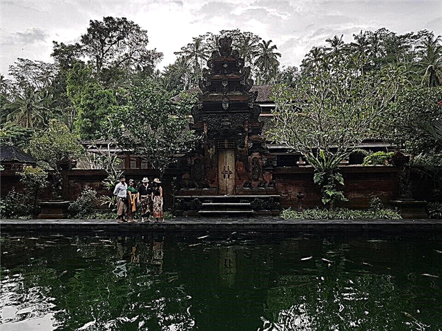 Temple de Tirta Empul à Bali