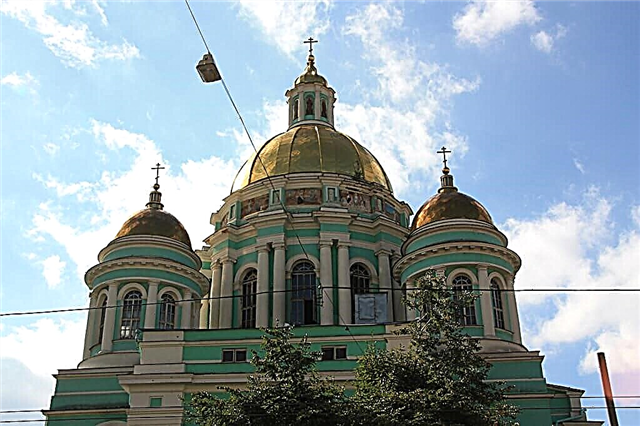 Loppiainen Elokhovskin katedraali Moskovassa