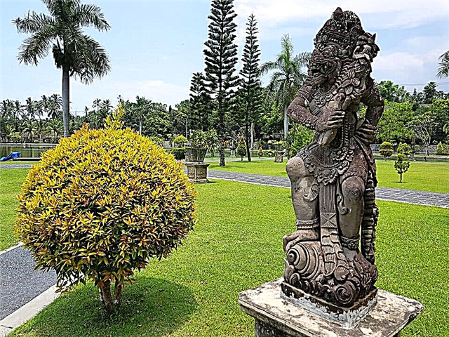 Palácio da Água Taman Ujung em Bali