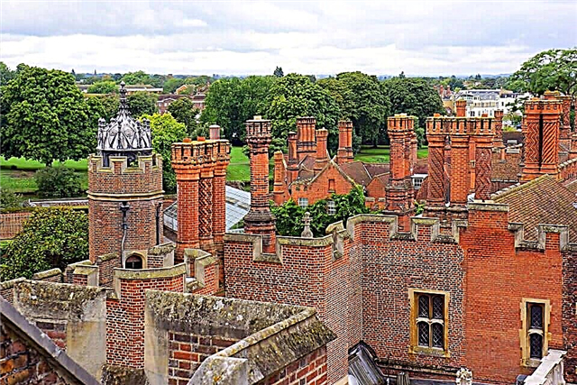 Hampton Court i London