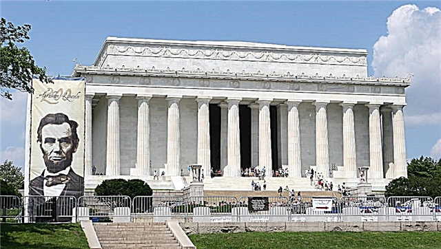 نصب لنكولن التذكاري في واشنطن العاصمة