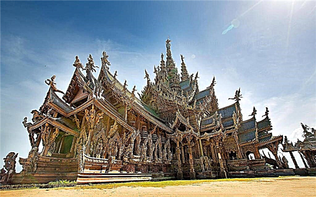Dřevěný chrám v Pattayi