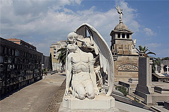 Skulptur Todeskuss in Barcelona