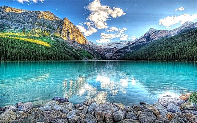 Lacul Louise din Canada