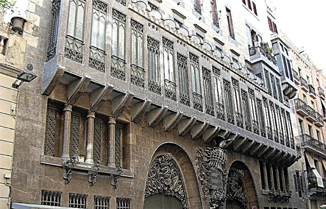 Lawatan berpandu sendiri: Barcelona oleh Antoni Gaudi