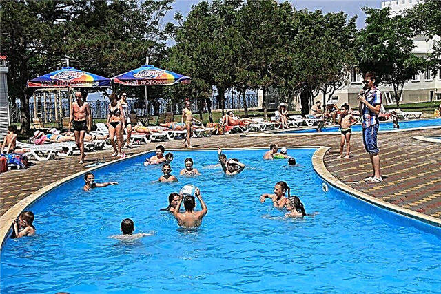 Sanatórios Anapa com piscina