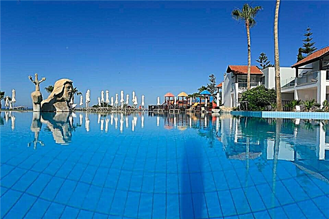 Kierrokset Kyprokselle 7 yöksi, hotellit 3-5 * all inclusive alkaen 70392 ruplaa KAKSI - heinäkuussa