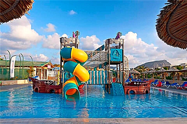 Hotels in Greece with water park and slides all inclusive